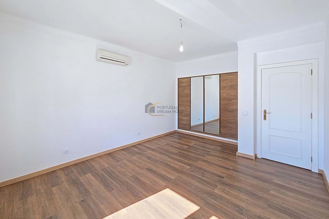 Moradia T4 para Venda em São Silvestre Foto 13