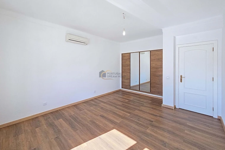 Moradia T4 para Venda em São Silvestre Foto 13