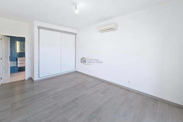 Moradia T4 para Venda em São Silvestre Foto 17