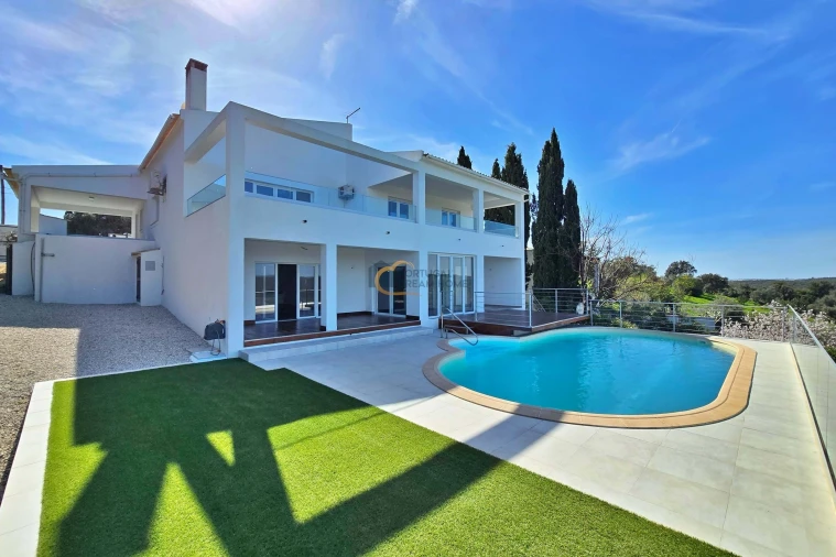 Moradia T4 para Venda em São Silvestre Foto 1