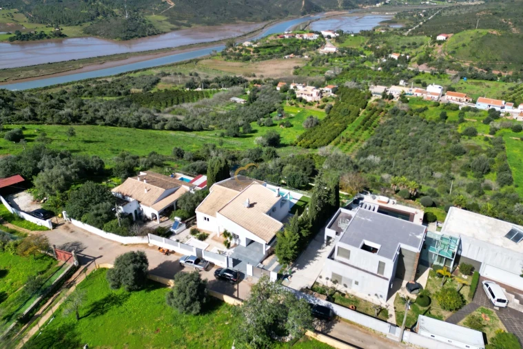 Moradia T4 para Venda em São Silvestre Foto 3