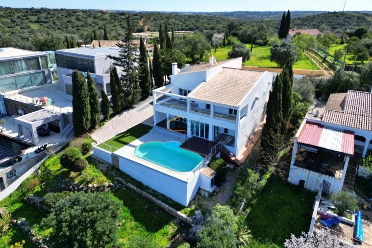 Moradia T4 para Venda em São Silvestre Foto 4