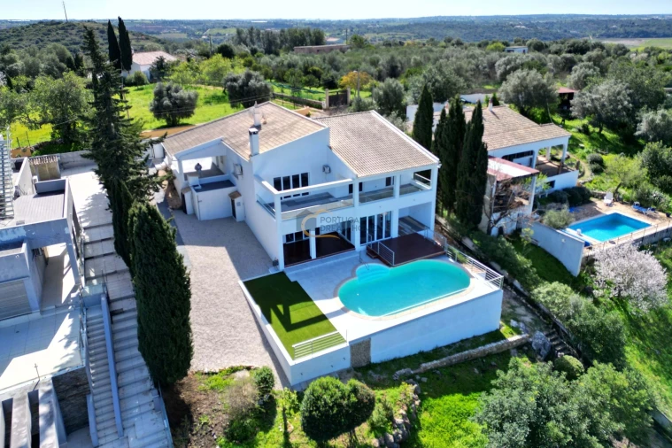 Moradia T4 para Venda em São Silvestre Foto 24