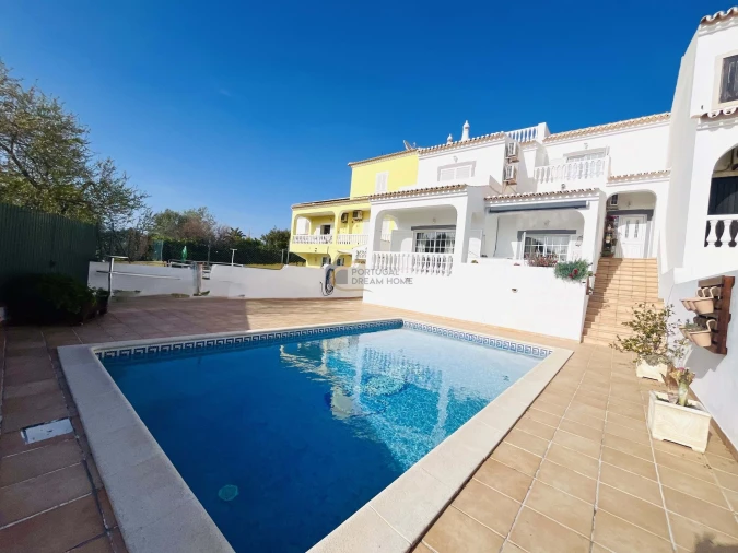 Moradia T4 para Venda em Albufeira e Olhos de Água Foto 1