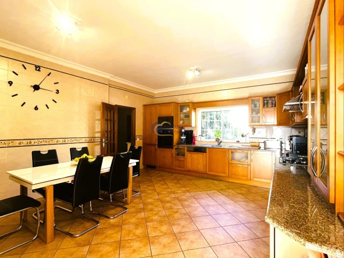 Moradia T4 para Venda em Albufeira e Olhos de Água Foto 19