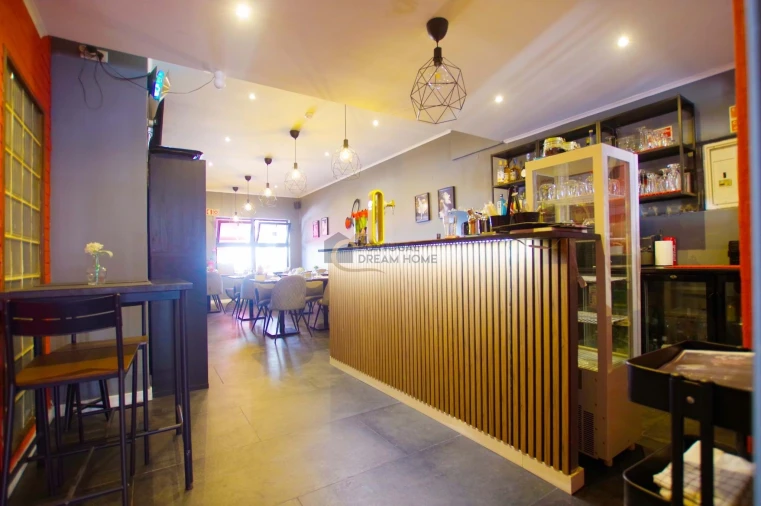 Negócio para Arrendamento em Albufeira e Olhos de Água Foto 1