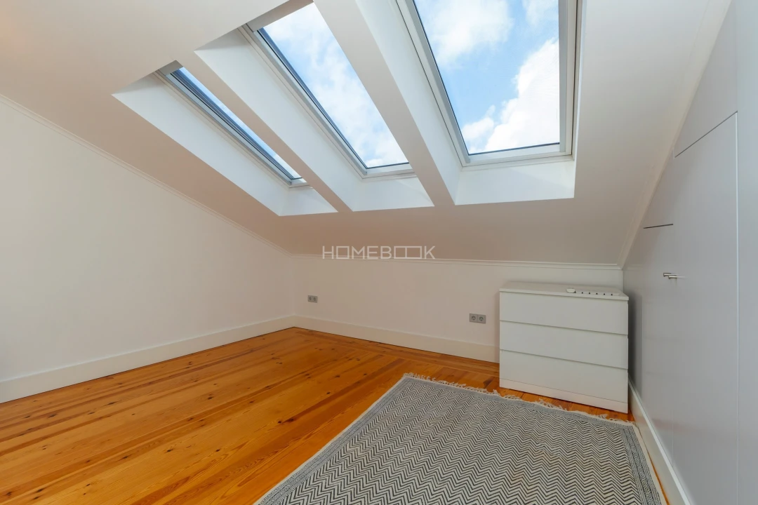 Apartamento T2 para Arrendamento em Santo António Foto 23