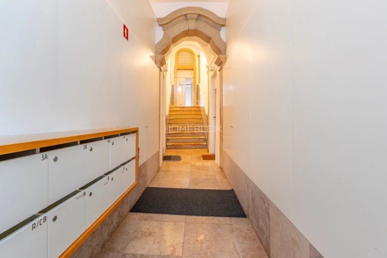 Apartamento T2 para Arrendamento em Santo António Foto 22