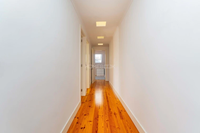 Apartamento T2 para Arrendamento em Santo António Foto 31