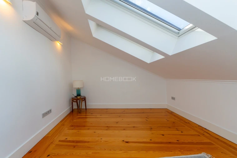 Apartamento T2 para Arrendamento em Santo António Foto 24