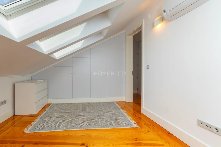 Apartamento T2 para Arrendamento em Santo António Foto 25