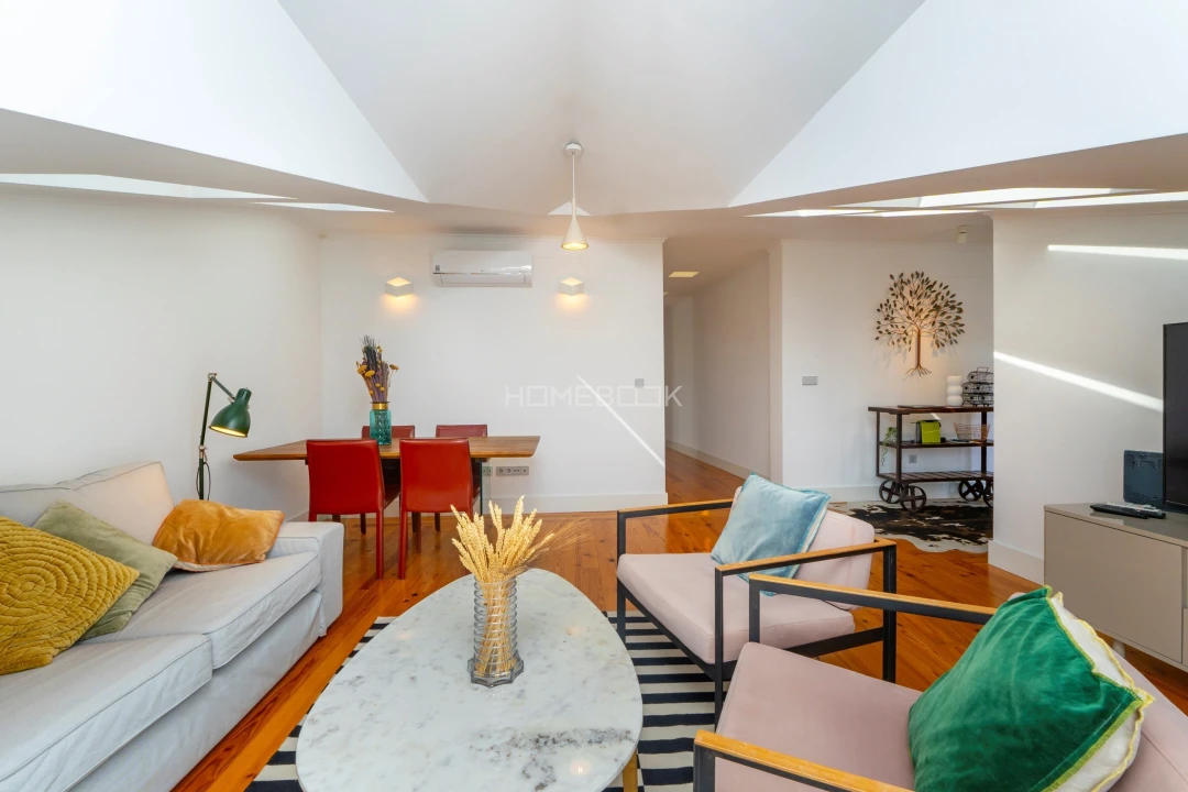 Apartamento T2 para Arrendamento em Santo António Foto 12