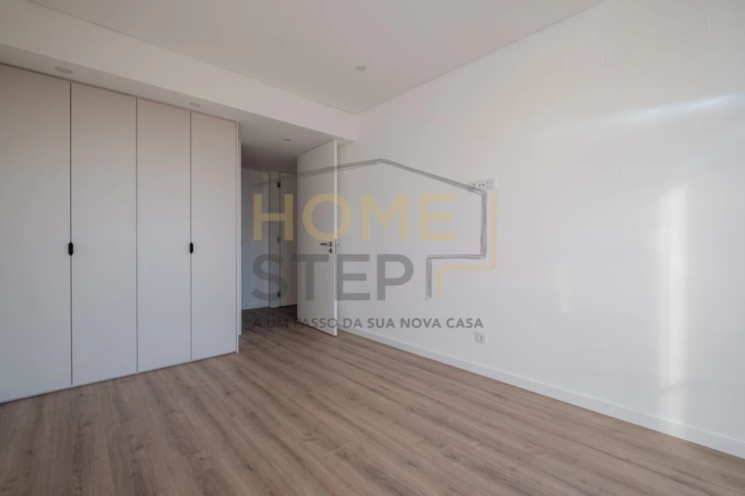 Apartamento T2 para Venda em Mafamude e Vilar do Paraíso Foto 25