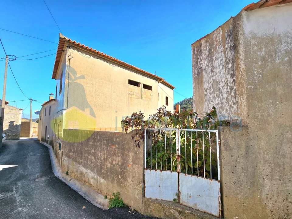 Moradia T4 para Venda em Alferce Foto 27