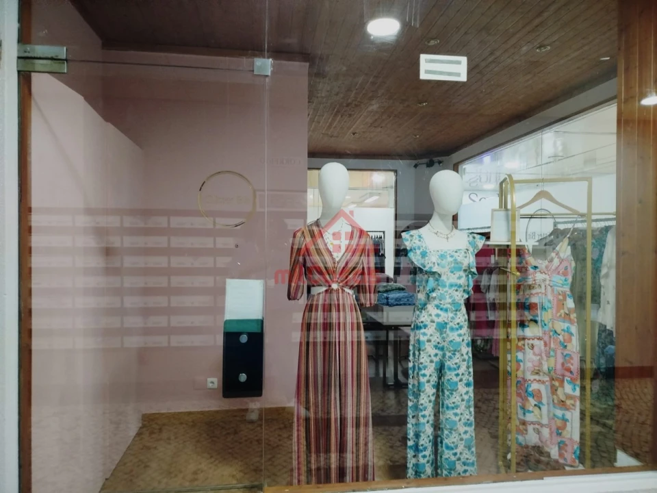 Loja para Arrendamento em Lumiar Foto 1