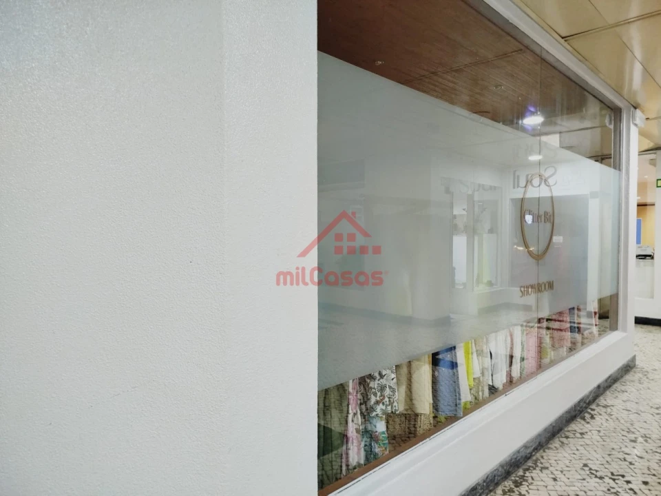 Loja para Arrendamento em Lumiar Foto 6