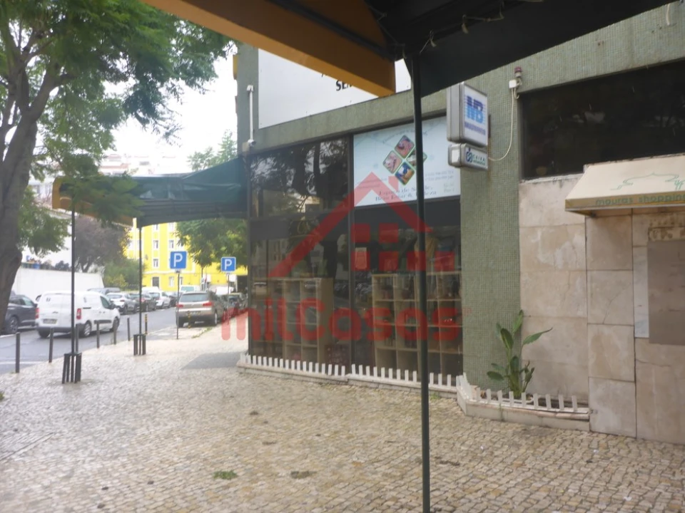 Loja para Arrendamento em Lumiar Foto 15