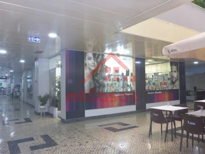 Loja para Arrendamento em Lumiar Foto 16