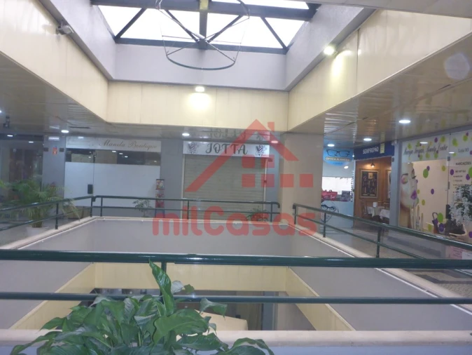 Loja para Arrendamento em Lumiar Foto 18