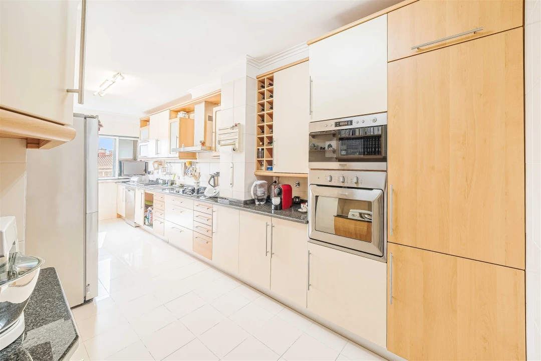 Apartamento T3 para Venda em Carnaxide e Queijas Foto 46