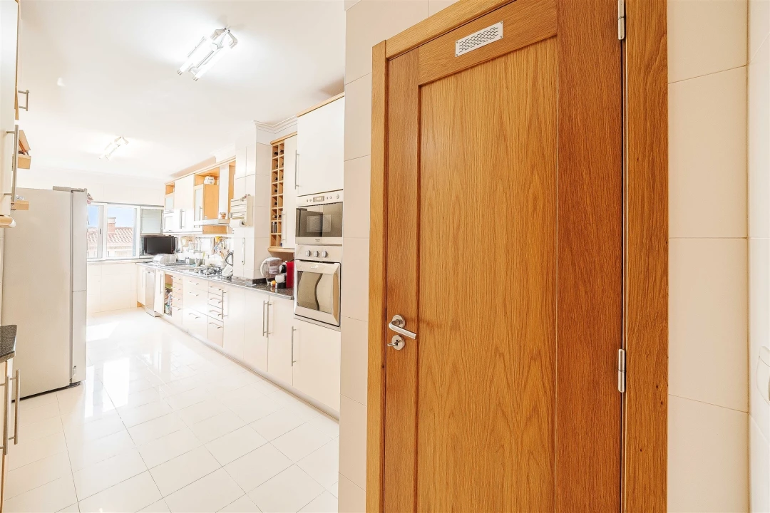 Apartamento T3 para Venda em Carnaxide e Queijas Foto 45