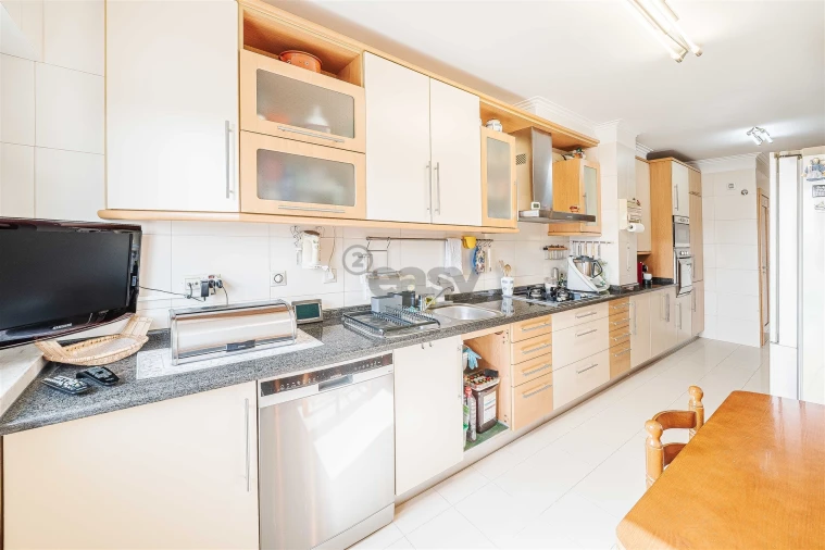 Apartamento T3 para Venda em Carnaxide e Queijas Foto 110