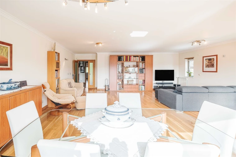 Apartamento T3 para Venda em Carnaxide e Queijas Foto 15