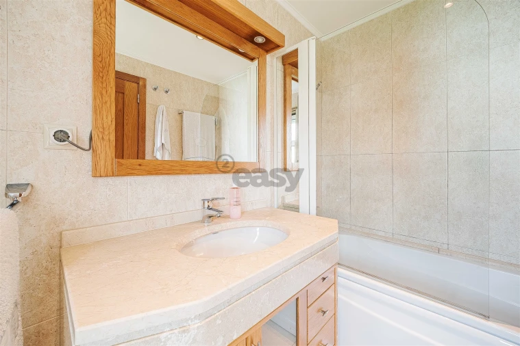 Apartamento T3 para Venda em Carnaxide e Queijas Foto 97