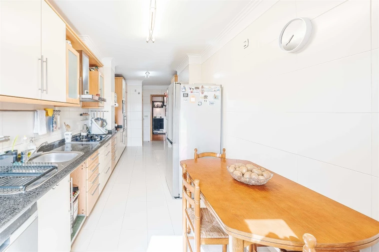 Apartamento T3 para Venda em Carnaxide e Queijas Foto 50