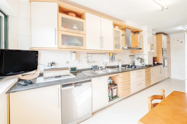 Apartamento T3 para Venda em Carnaxide e Queijas Foto 55