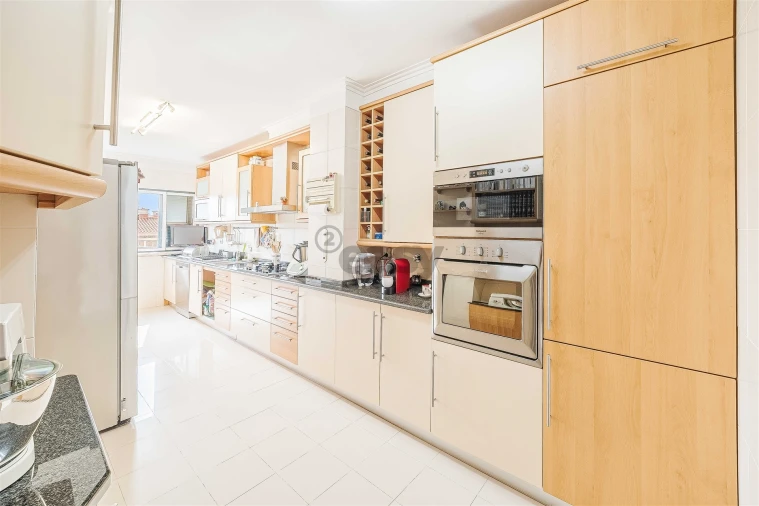 Apartamento T3 para Venda em Carnaxide e Queijas Foto 107