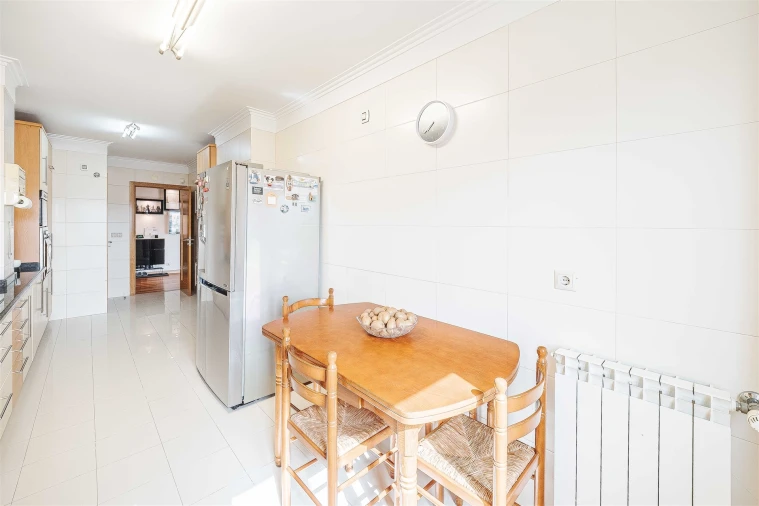 Apartamento T3 para Venda em Carnaxide e Queijas Foto 51