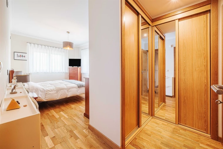 Apartamento T3 para Venda em Carnaxide e Queijas Foto 28