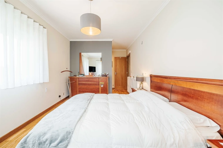 Apartamento T3 para Venda em Carnaxide e Queijas Foto 33