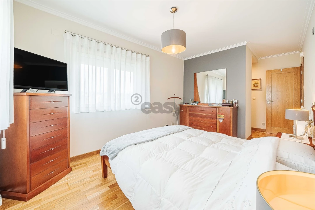 Apartamento T3 para Venda em Carnaxide e Queijas Foto 93