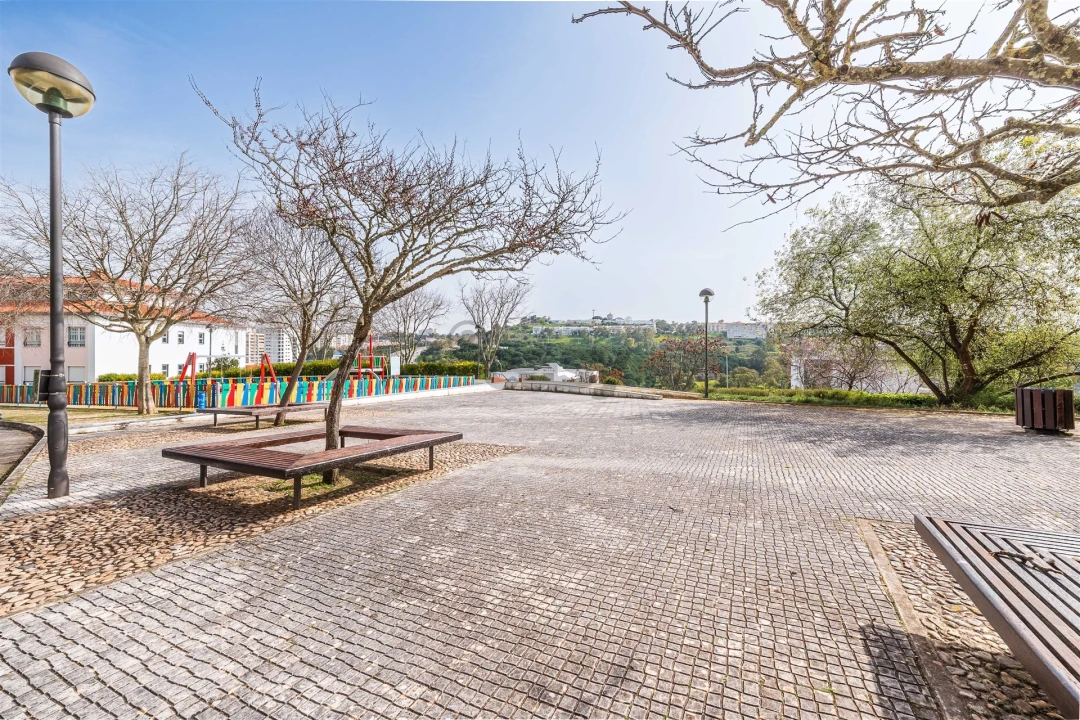 Apartamento T3 para Venda em Carnaxide e Queijas Foto 122