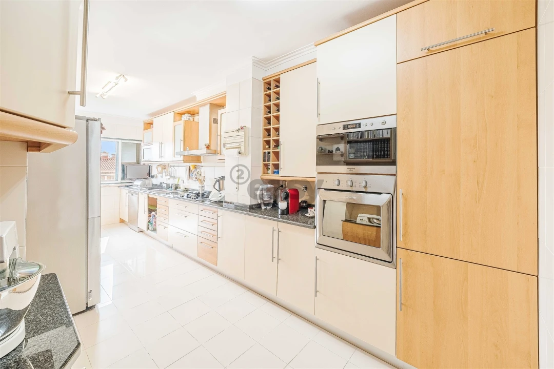 Apartamento T3 para Venda em Carnaxide e Queijas Foto 107