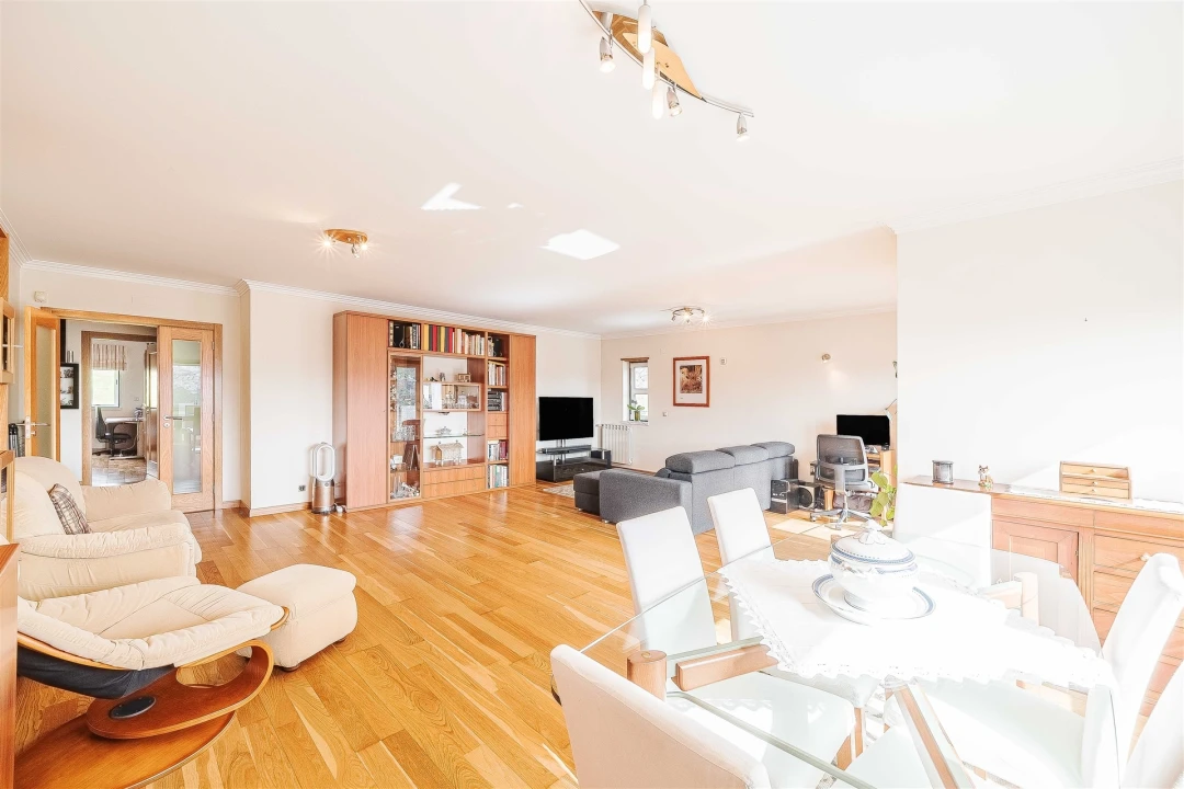 Apartamento T3 para Venda em Carnaxide e Queijas Foto 14