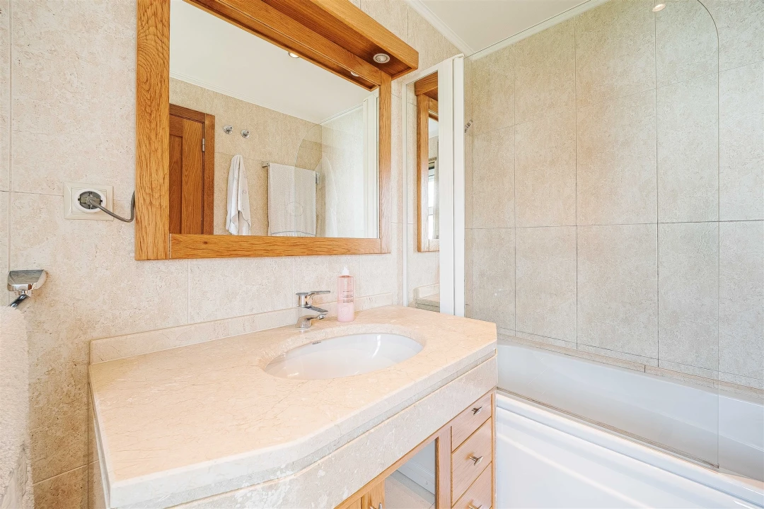 Apartamento T3 para Venda em Carnaxide e Queijas Foto 37