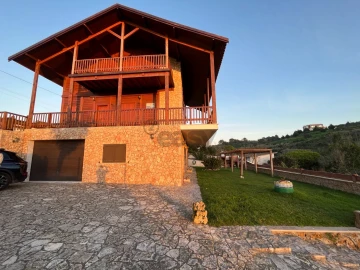 Moradia T4 para Arrendamento em Ericeira