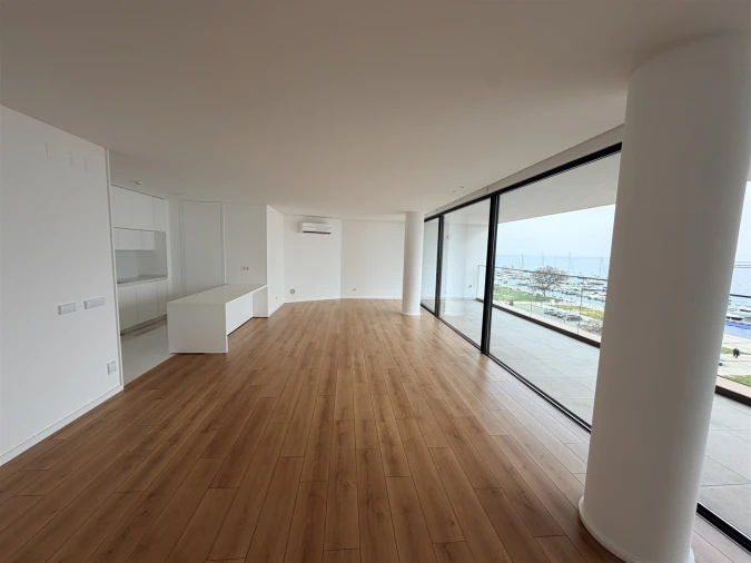 Apartamento T2 para Venda em Olhão Foto 9