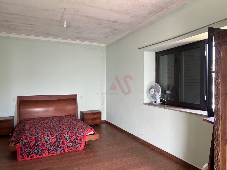 Moradia T4 para Venda em Raimonda Foto 38