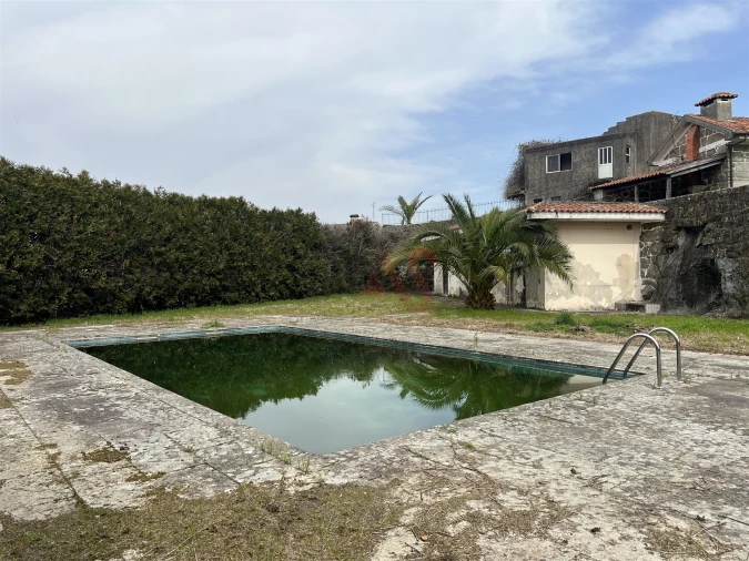 Moradia T4 para Venda em Raimonda Foto 13