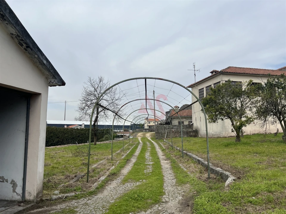 Moradia T4 para Venda em Raimonda Foto 44