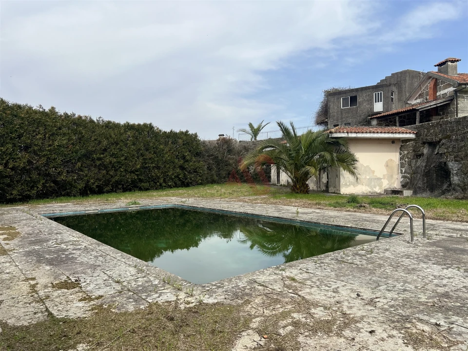 Moradia T4 para Venda em Raimonda Foto 13