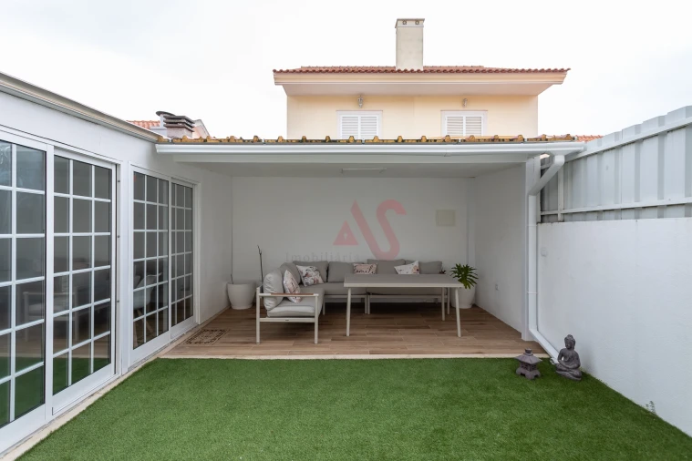 Moradia T3 para Venda em Quinta do Conde Foto 4