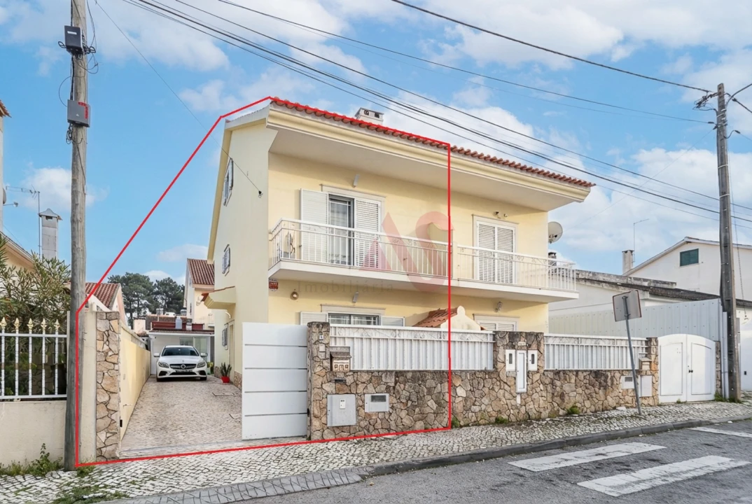 Moradia T3 para Venda em Quinta do Conde Foto 1