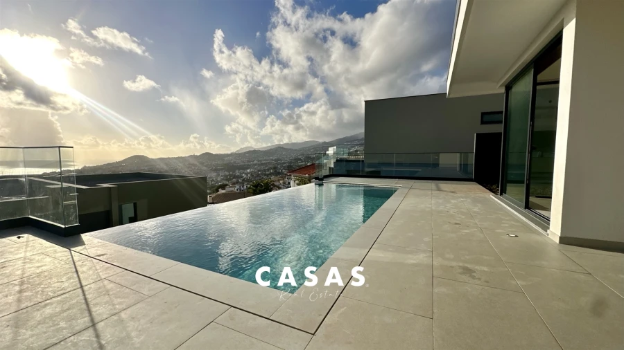 Moradia T3 para Venda em Funchal (Santa Maria Maior) Foto 4