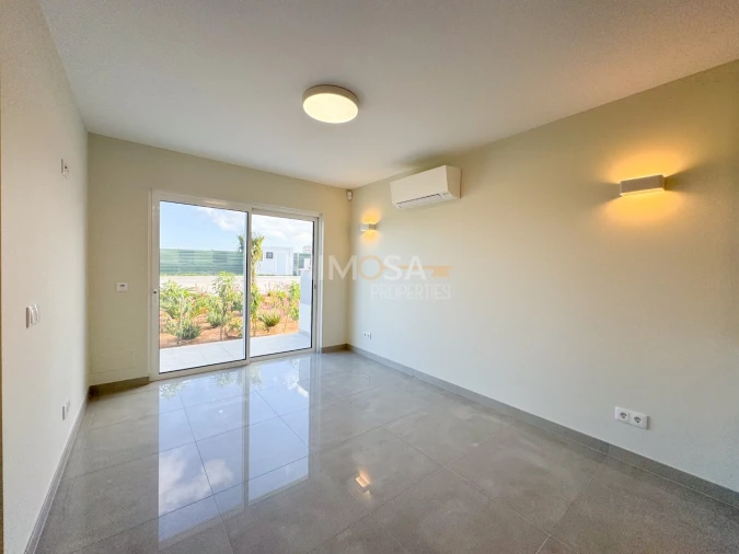 Moradia T2 para Venda em Lagos (São Sebastião e Santa Maria) Foto 8