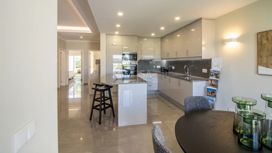 Moradia T2 para Venda em Lagos (São Sebastião e Santa Maria) Foto 7